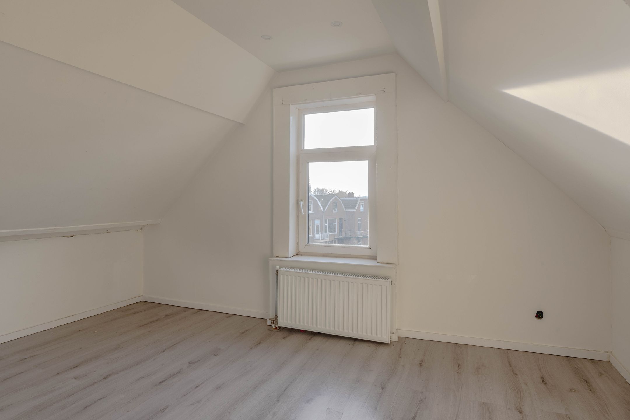 Foto 36 van Oostvoornsestraat 15-A