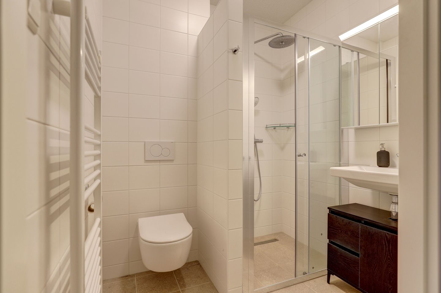 Photo 4 of Notenhout 24