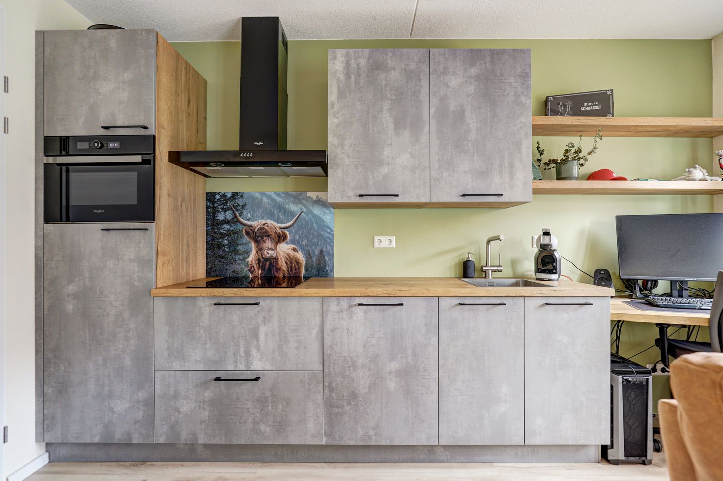 Photo 14 of Notenhout 24