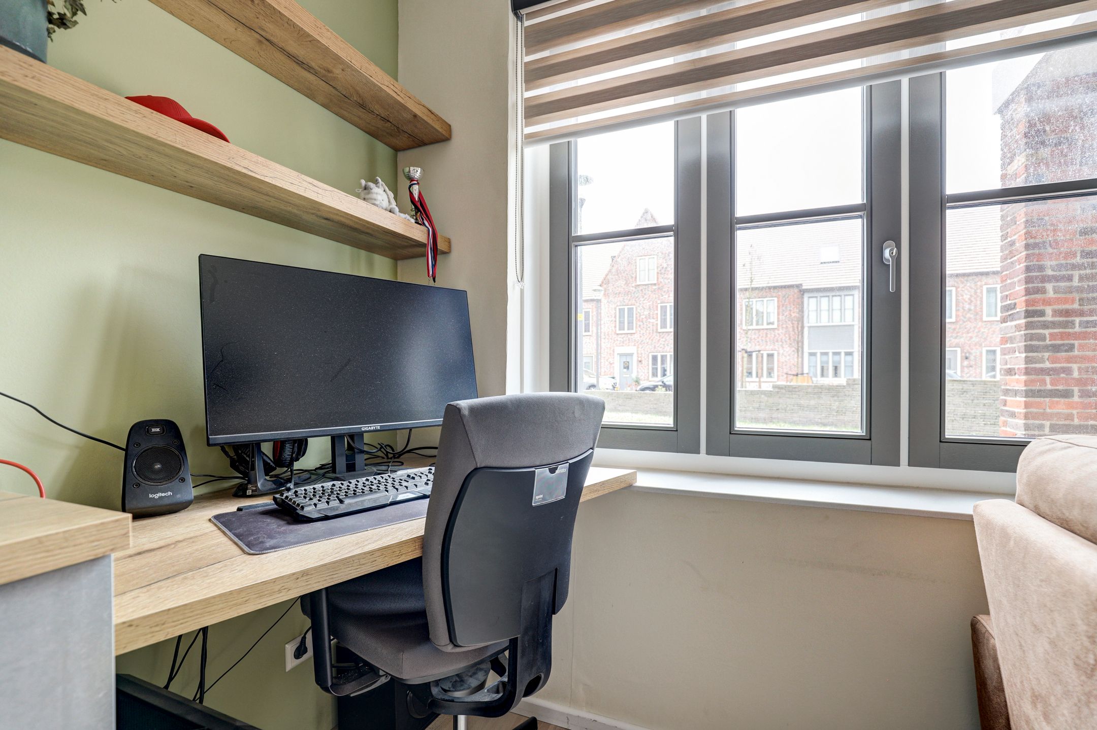 Photo 15 of Notenhout 24