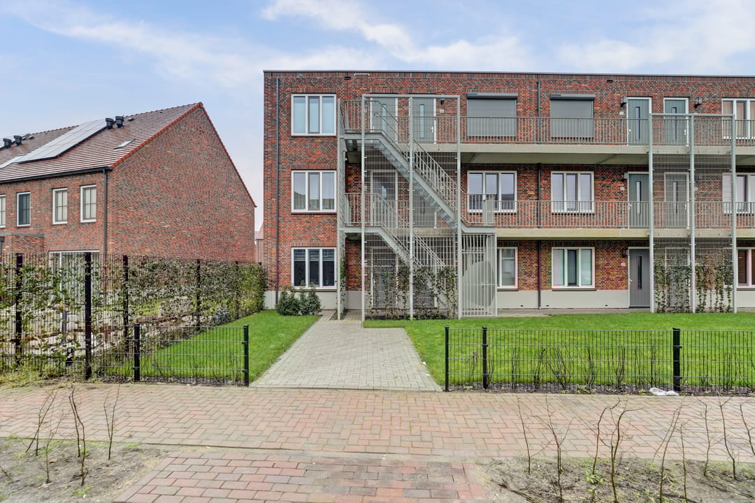 Photo 28 of Notenhout 24