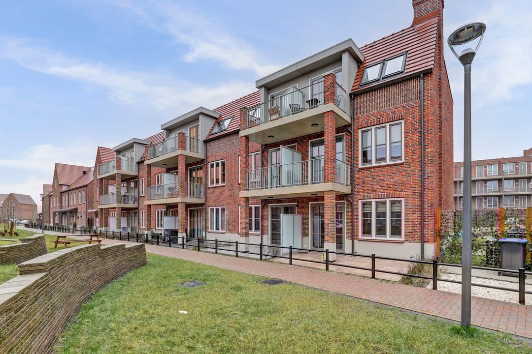 Photo 32 of Notenhout 24