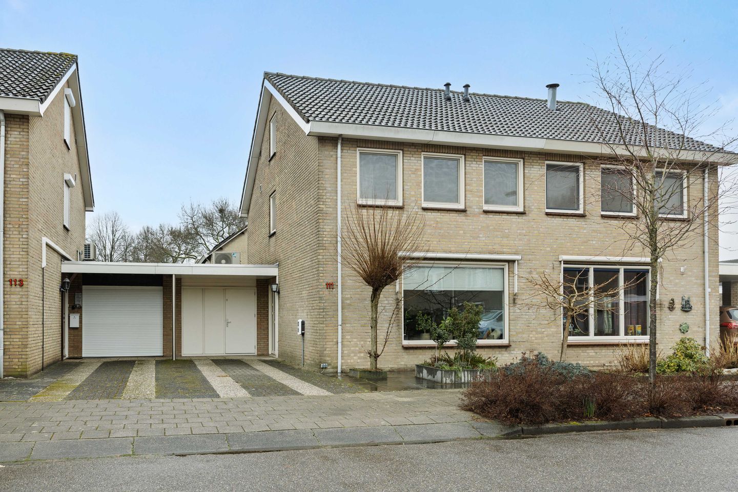 Foto 1 van Adelaar 111