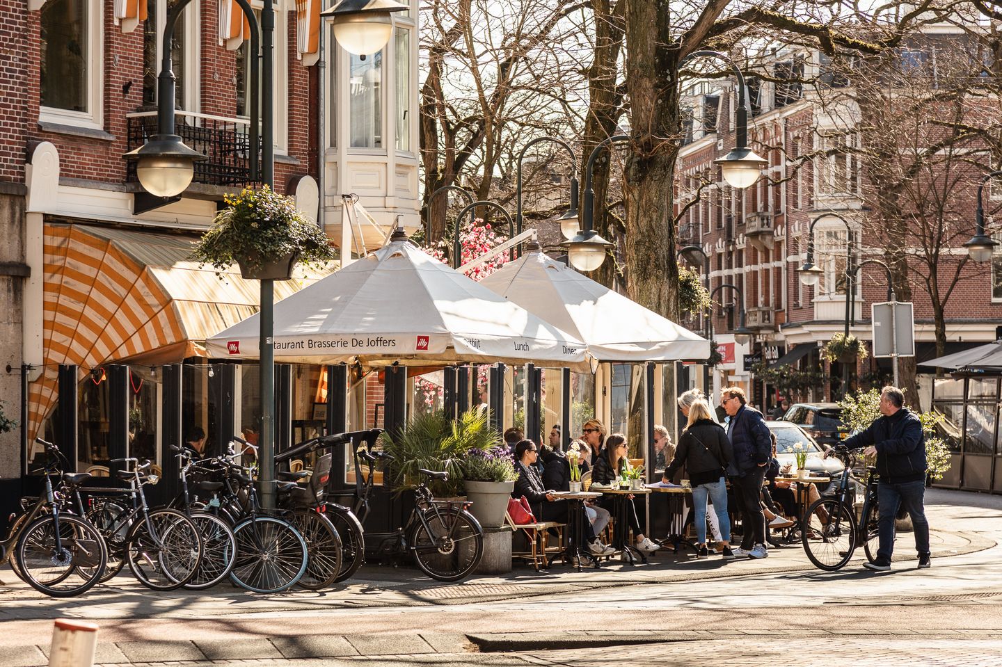 Foto 29 van Van Baerlestraat 14-3