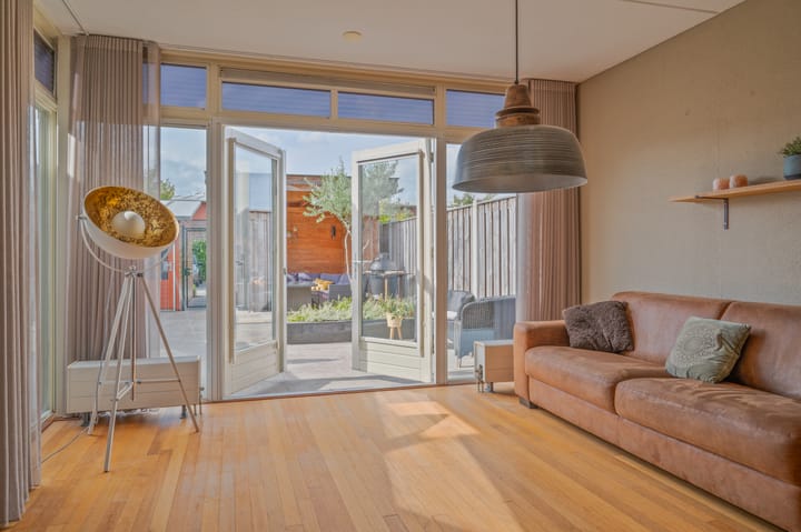 Photo 3 of Leonard Springerlaan 430