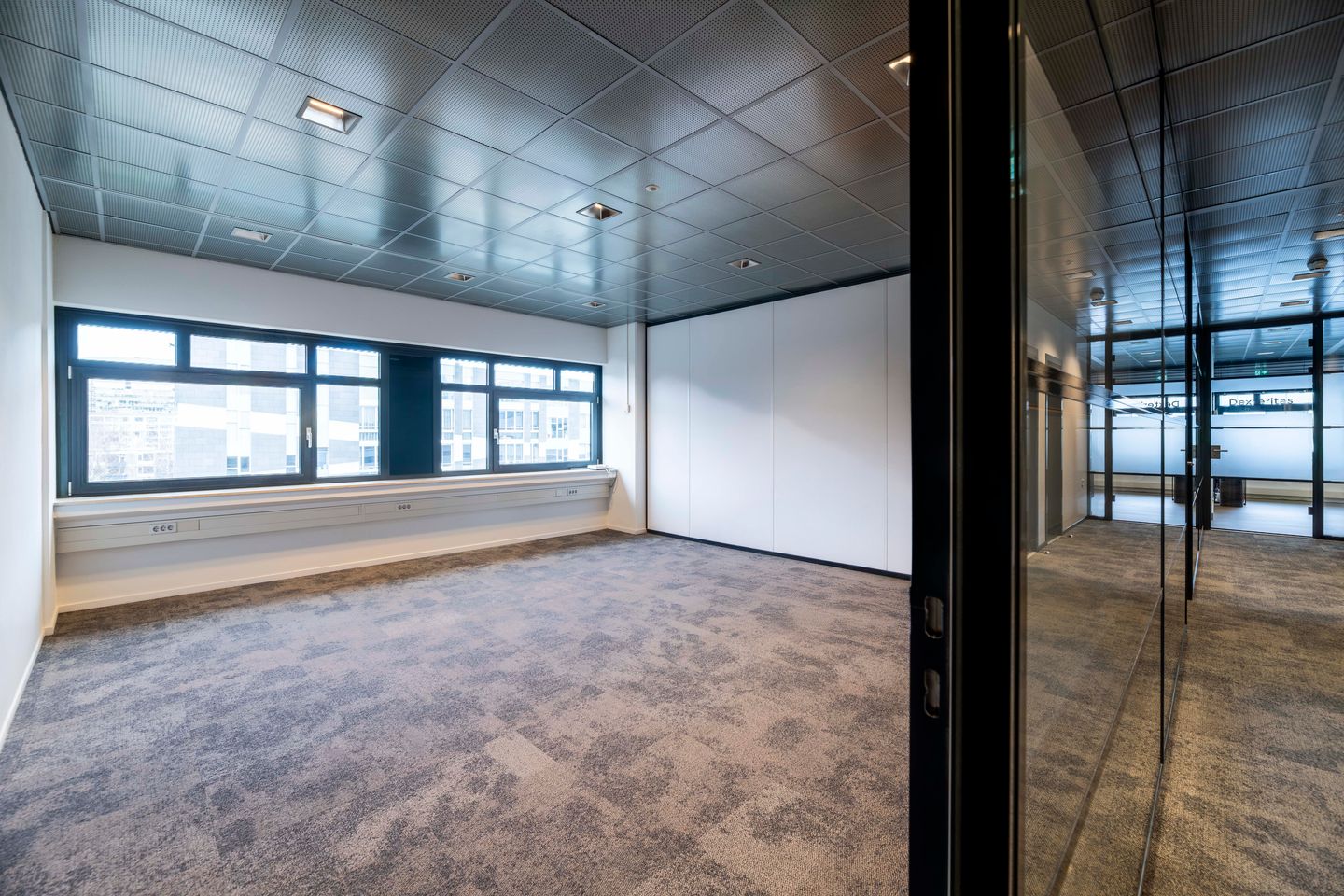 Bekijk foto 3 van Arent Janszoon Ernststraat 595-A