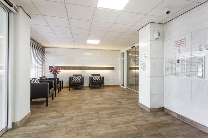 Photo 3 of Adriaen van der Doeslaan 179