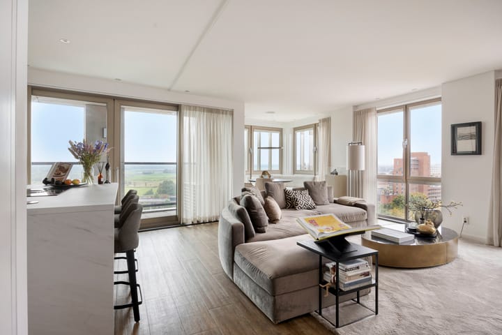 Photo 2 of Hofplein 84