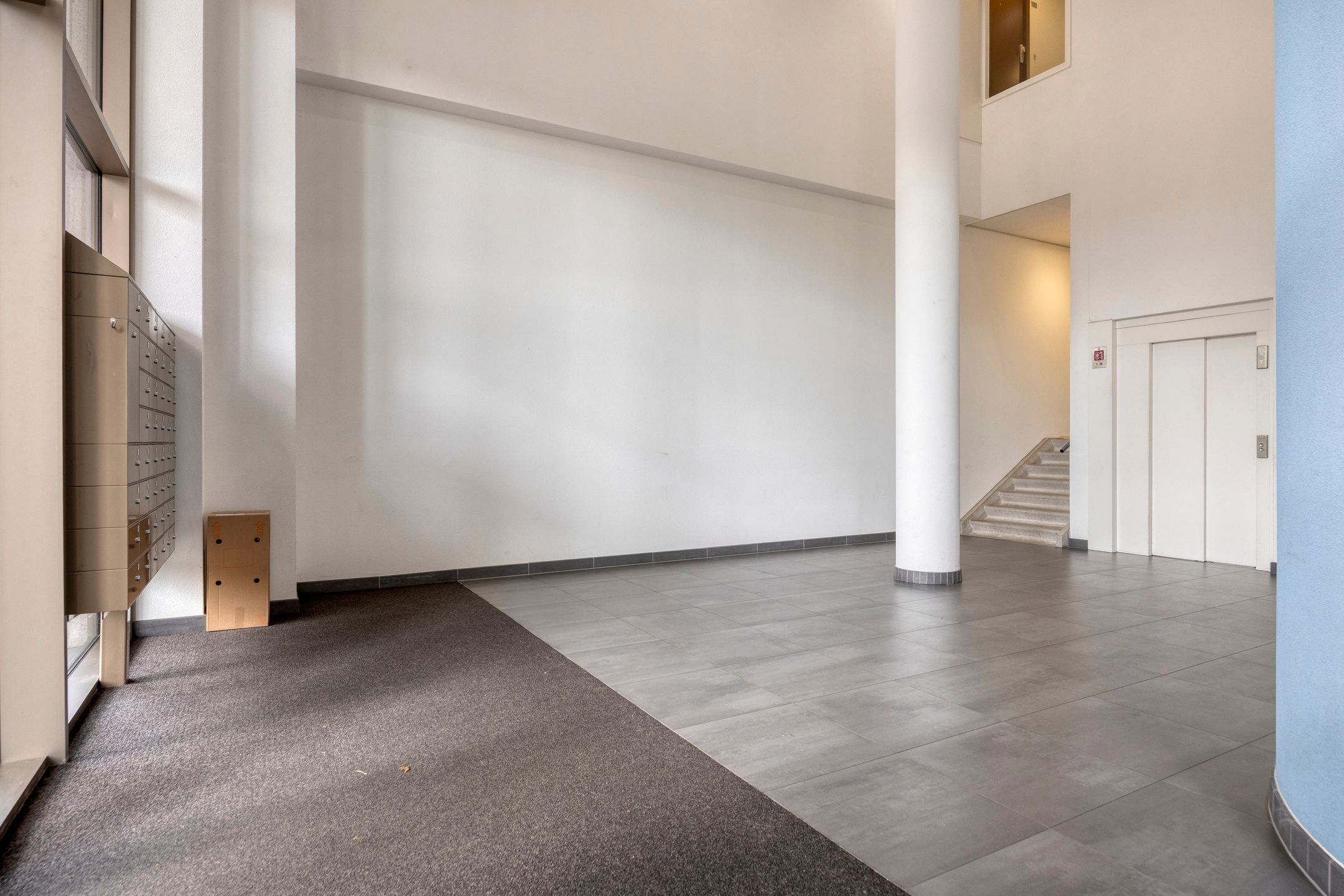 Photo 6 of Hofplein 84