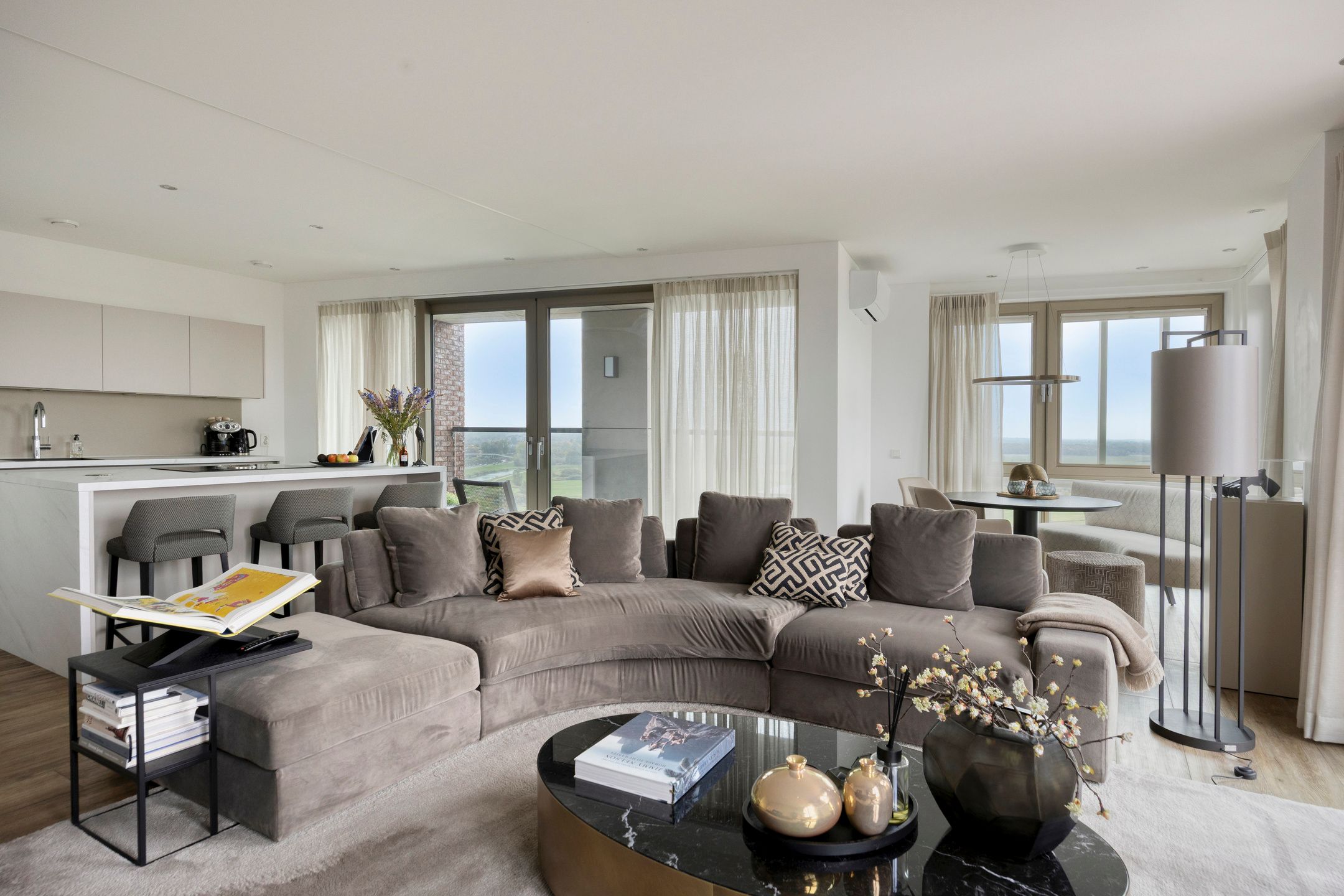 Photo 12 of Hofplein 84