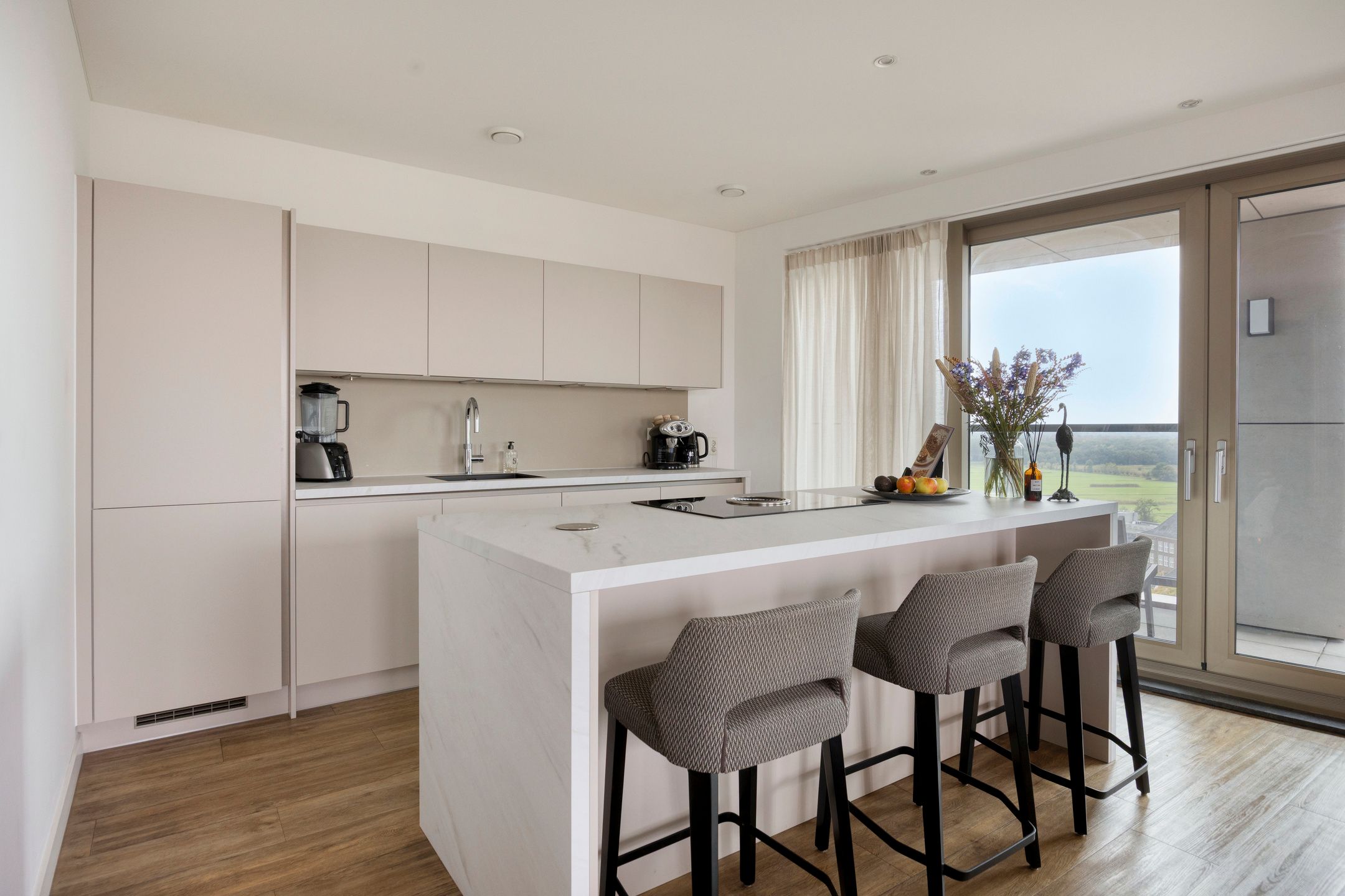 Photo 18 of Hofplein 84