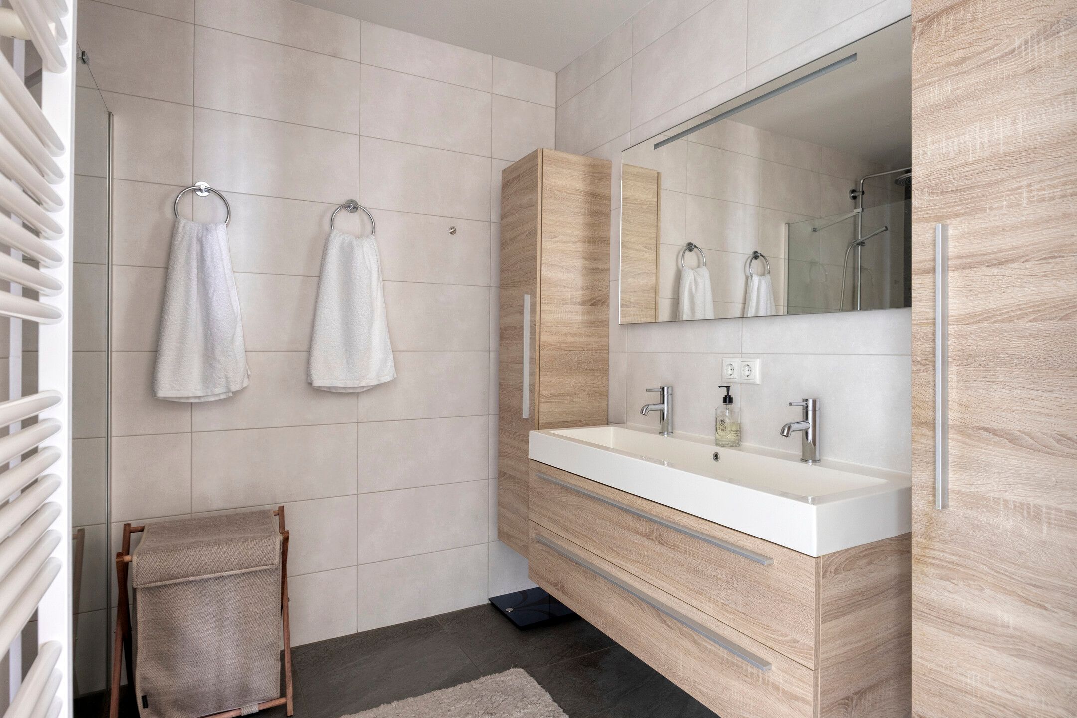 Photo 24 of Hofplein 84