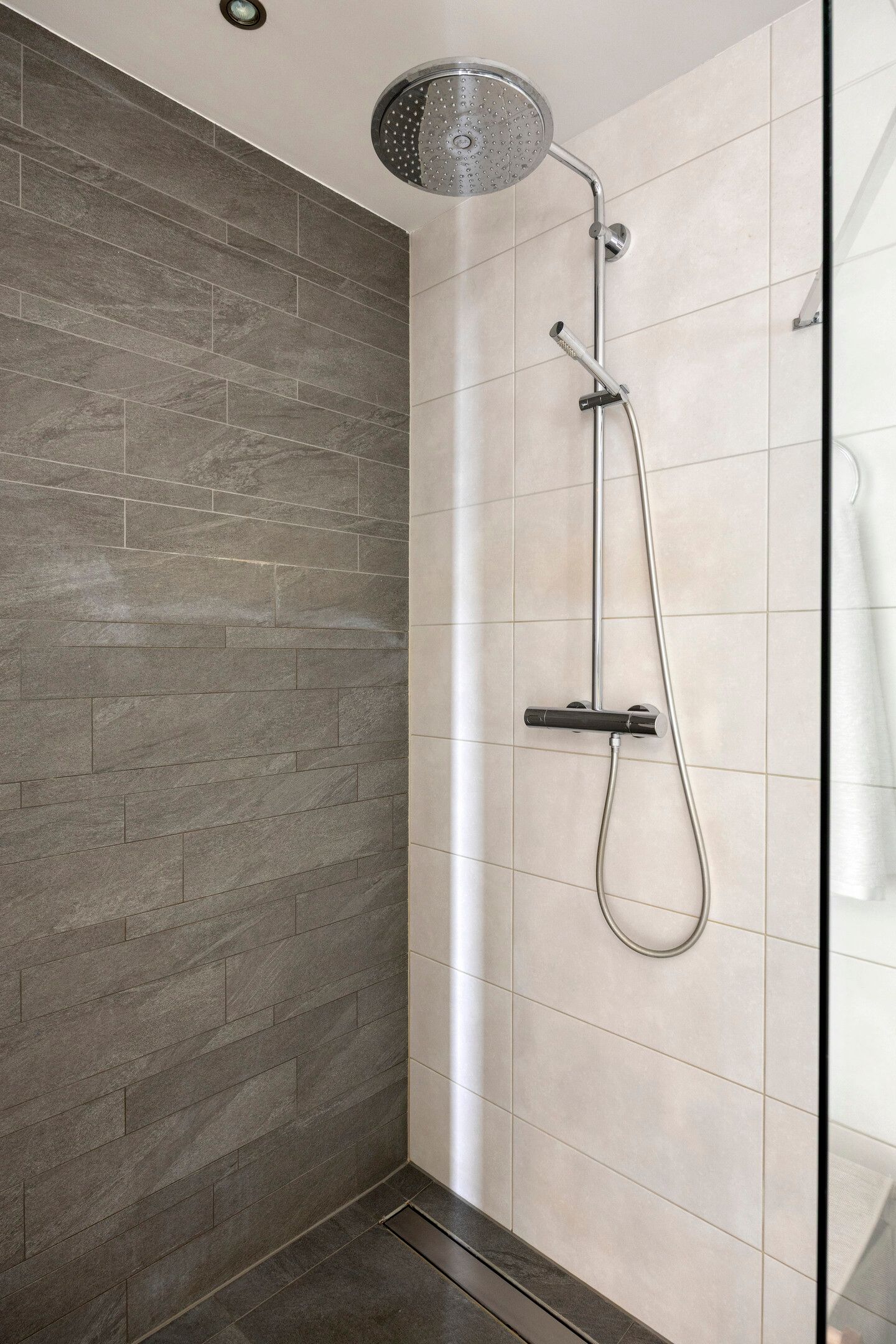 Photo 25 of Hofplein 84