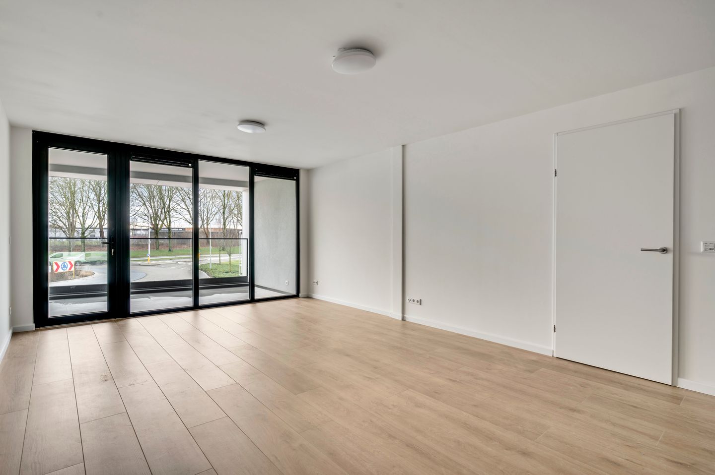 Foto 14 van Einighauserweg 15-E