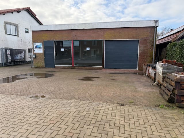 View photo 2 of Paulstraat 5