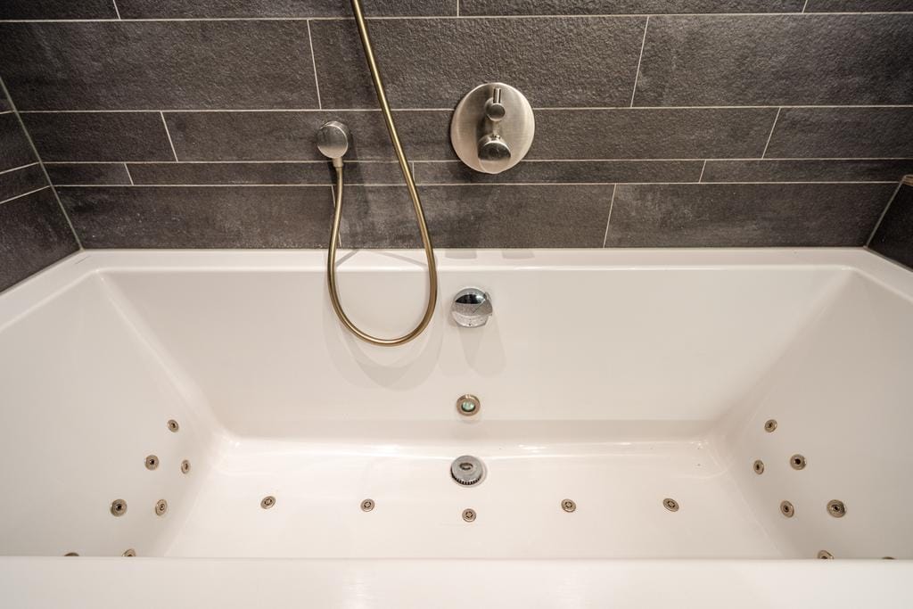 Photo 22 of Markendaalseweg 28-E2