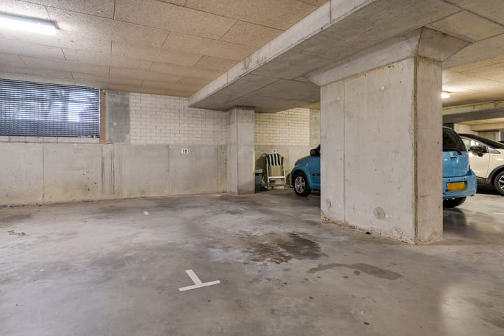 Foto 46 van Curiestraat 151