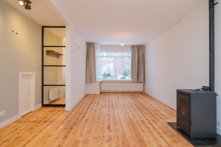 Photo 5 of Vosmaerstraat 13