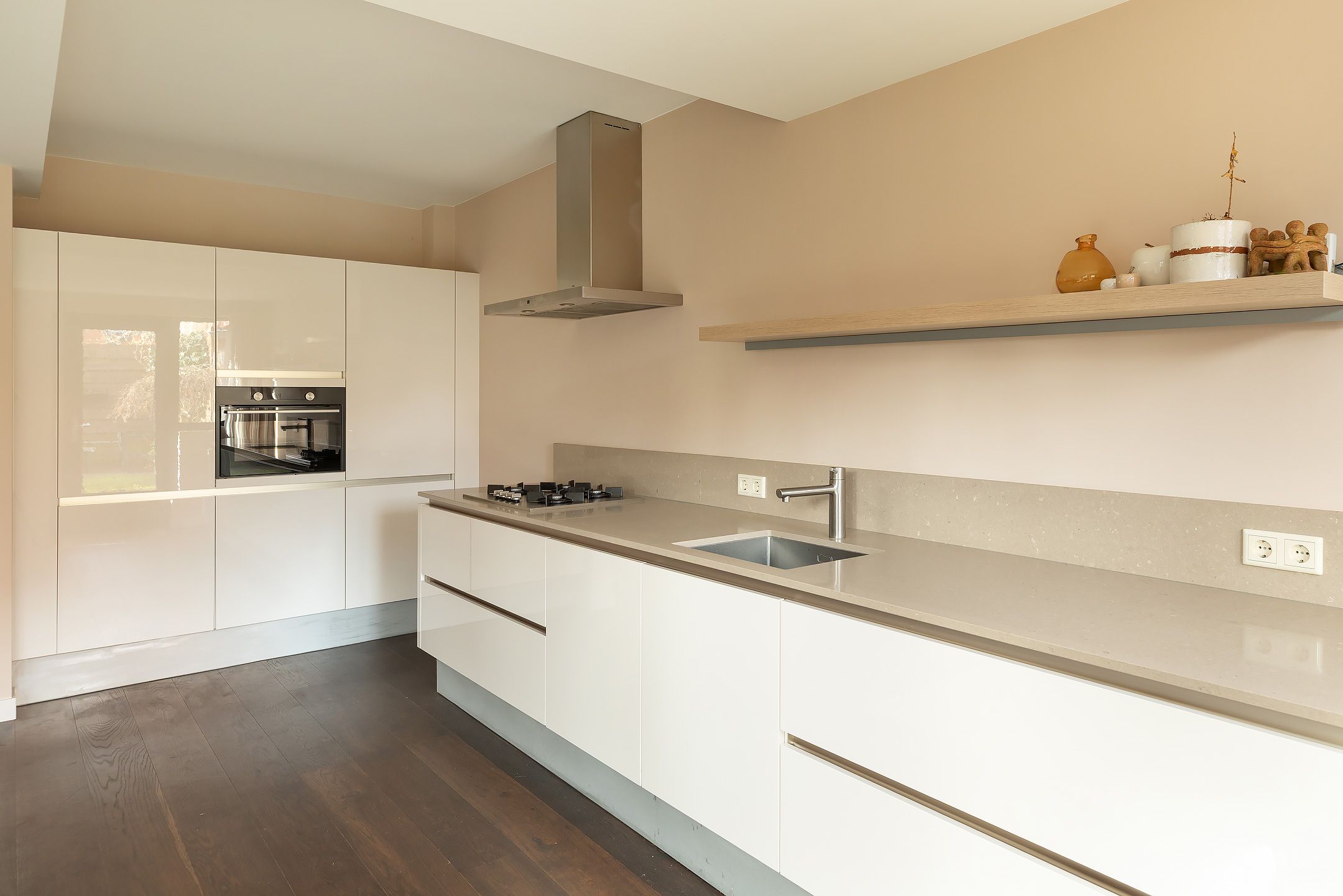 Photo 15 of Olivier van Noortstraat 8