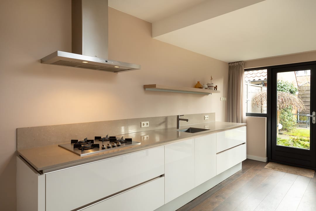 Photo 16 of Olivier van Noortstraat 8