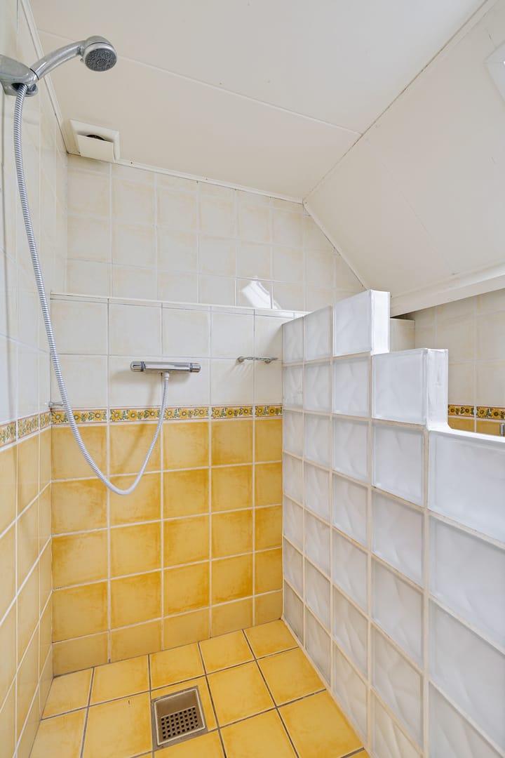 Photo 17 of Stimhússtrjitte 28