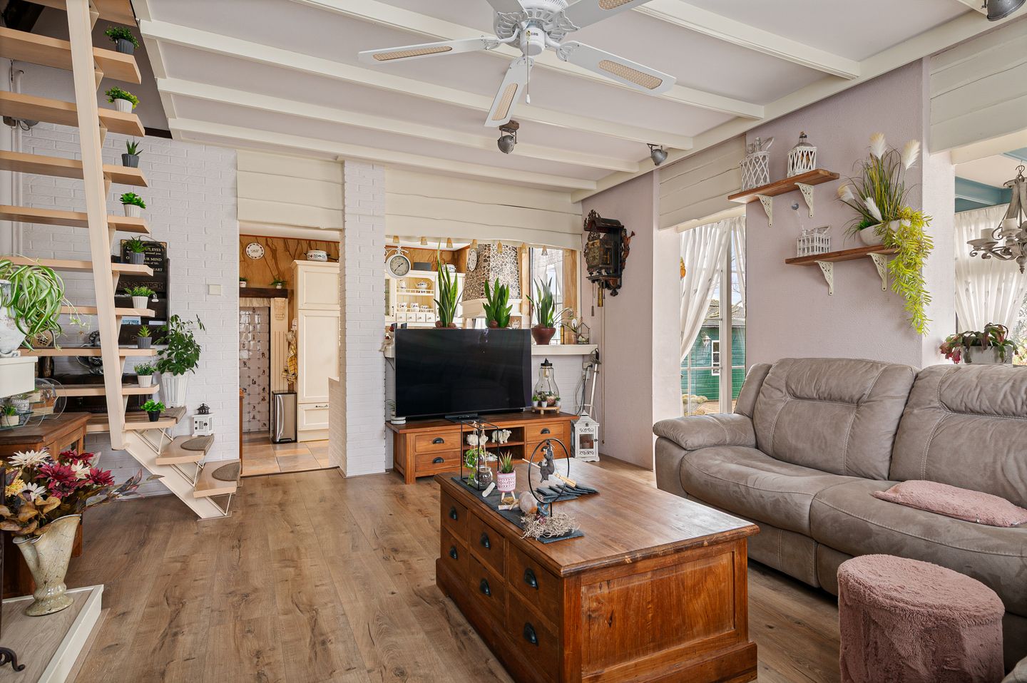 Foto 10 van Nauerna 12