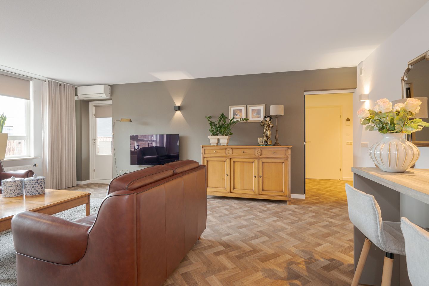 Photo 14 of Waterlooplein 219