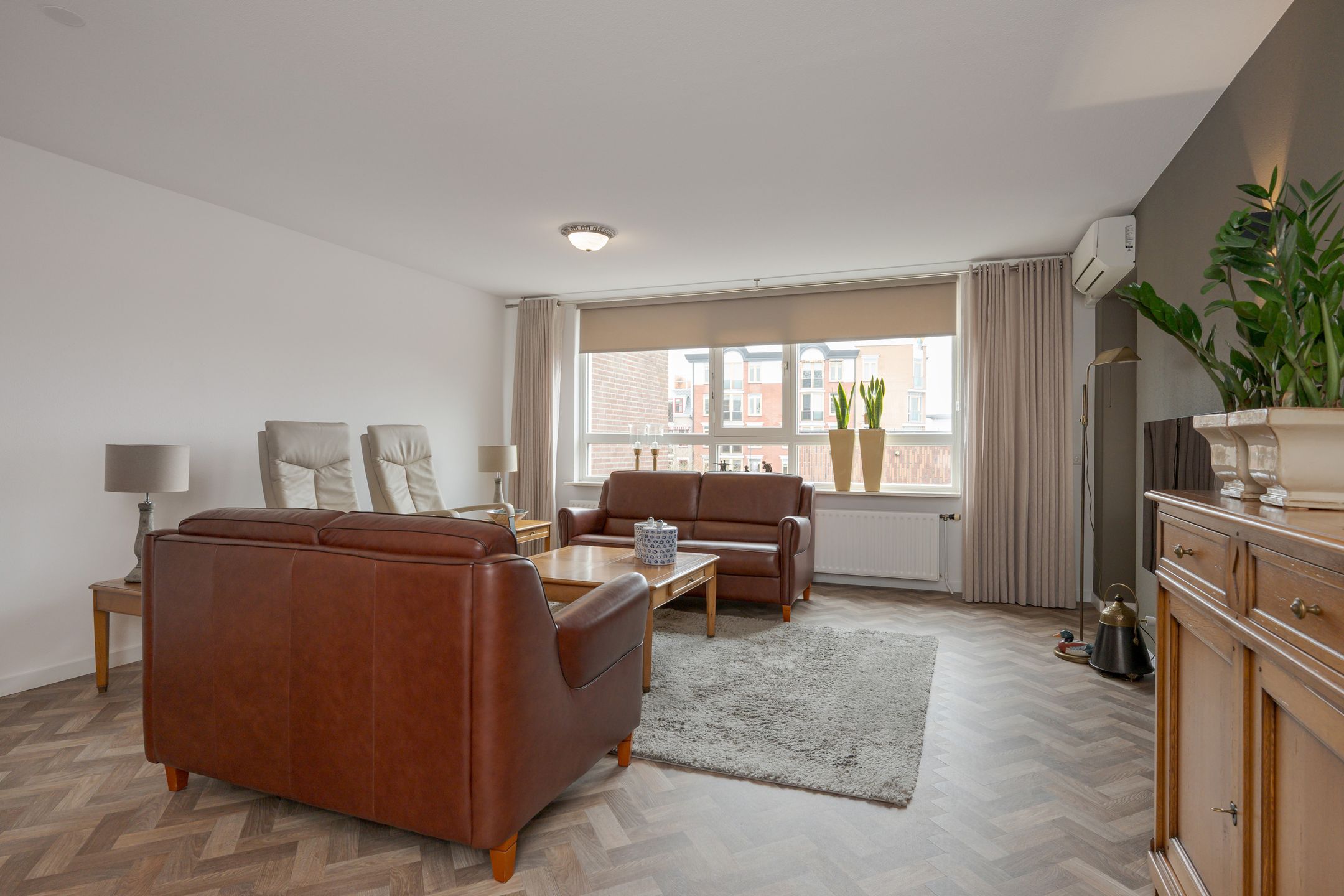 Photo 12 of Waterlooplein 219