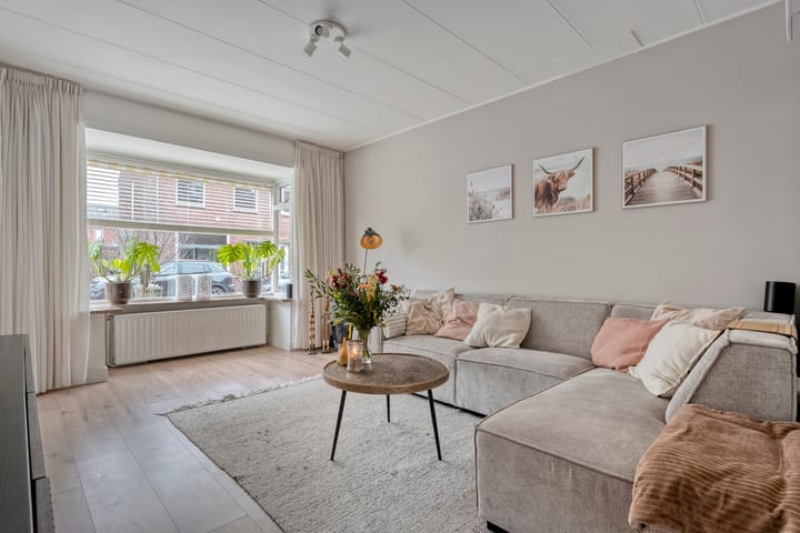 Photo 2 of Esdoornstraat 20