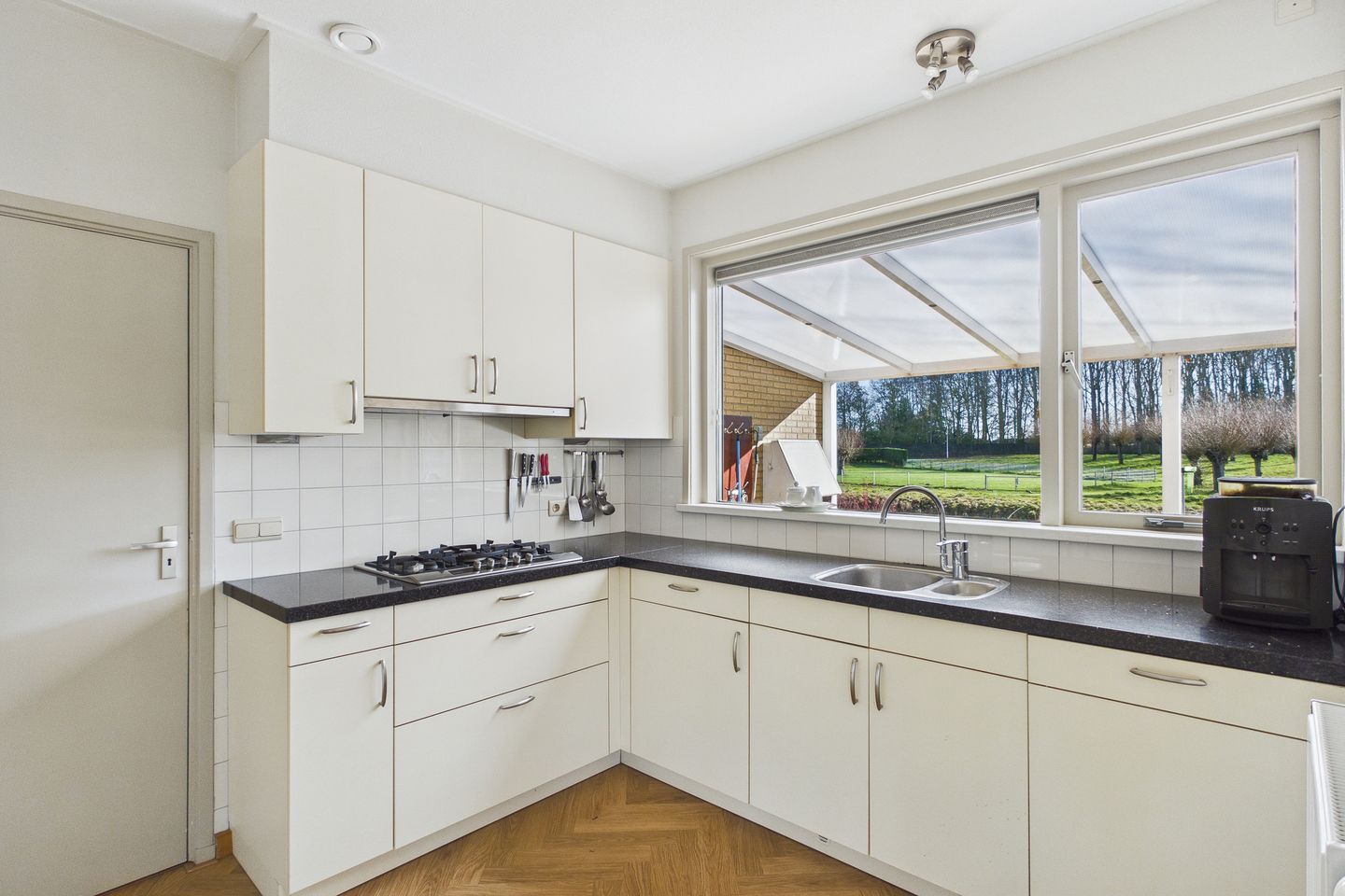 Photo 5 of van Middelhovenstraat 46