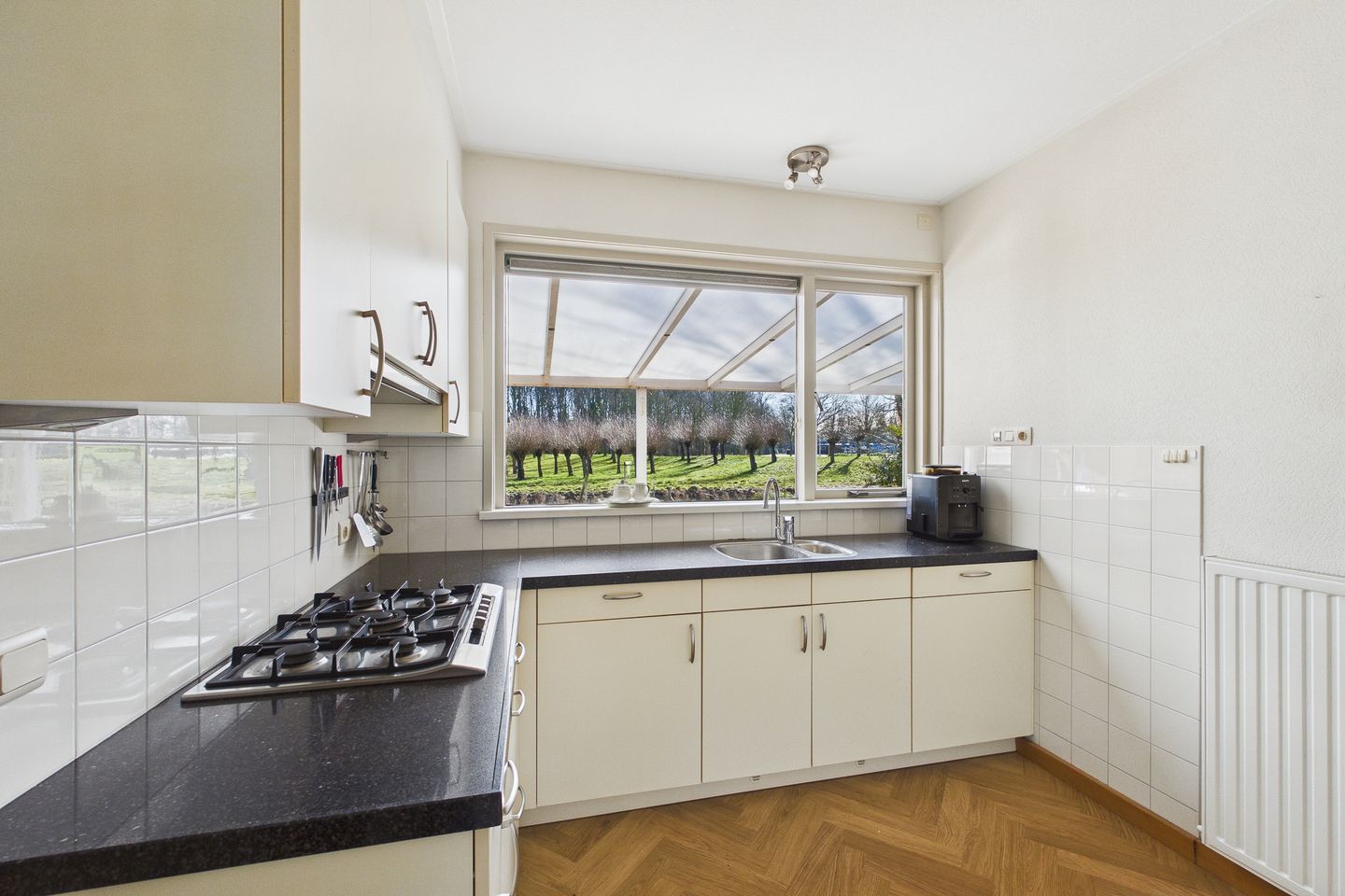 Photo 10 of van Middelhovenstraat 46