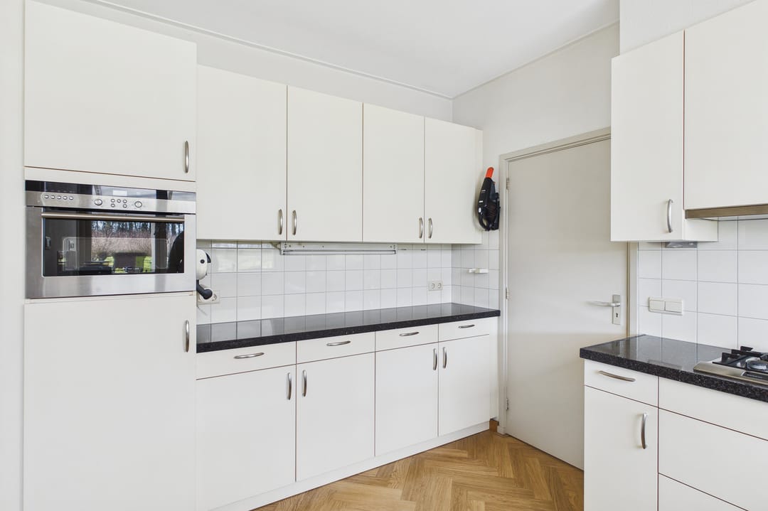 Photo 11 of van Middelhovenstraat 46