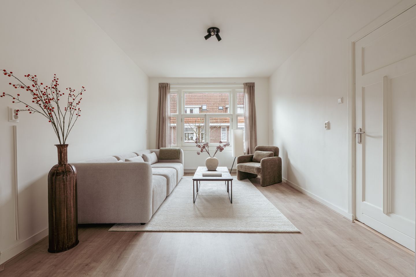Photo 4 of Laplacestraat 59
