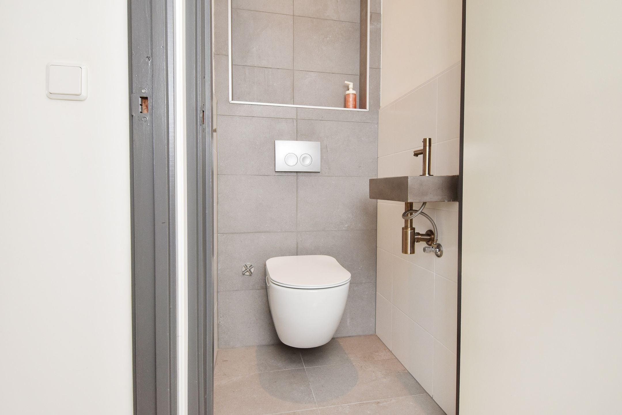 Photo 21 of Nieuwendamlaan 238