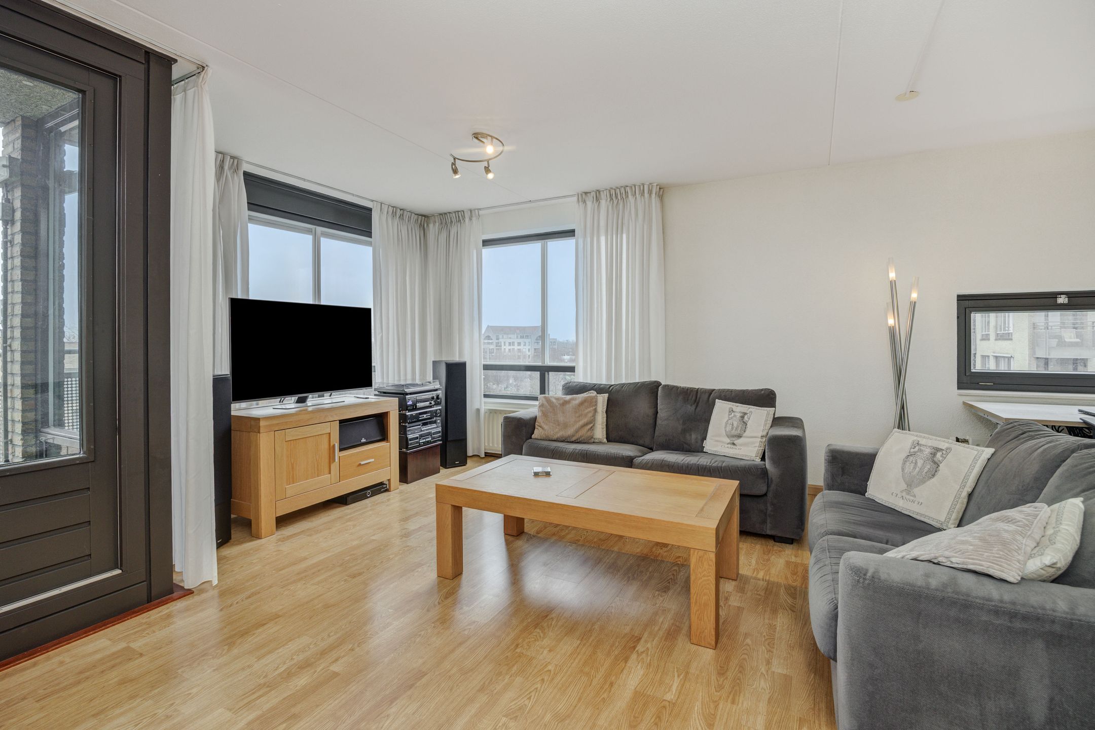 Foto 12 van Oostwal 233