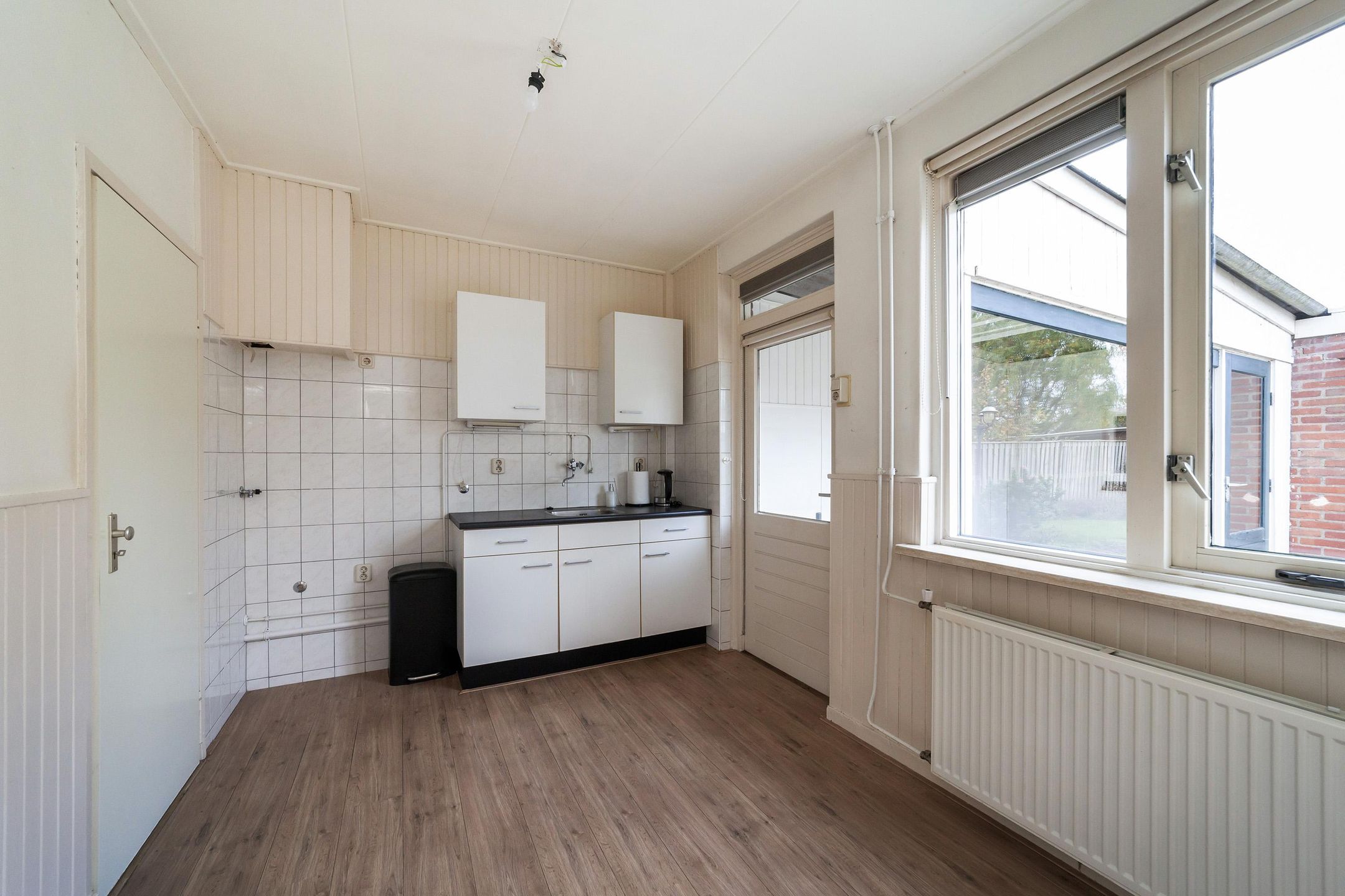 Photo 3 of Hosterd 30
