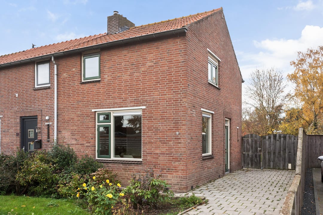 Photo 7 of Hosterd 30