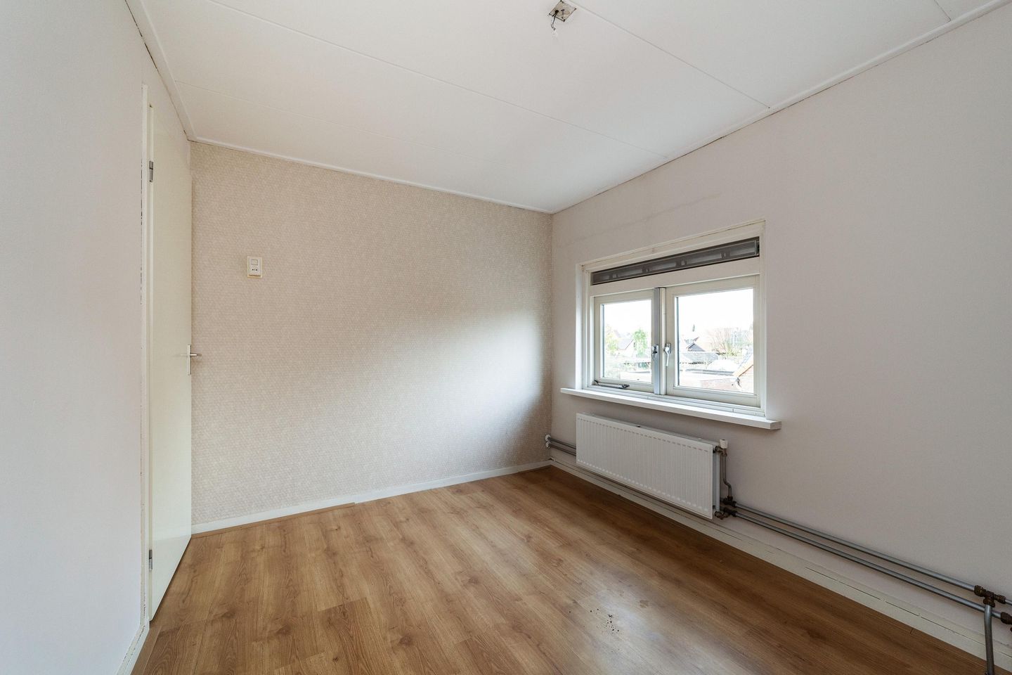 Photo 4 of Hosterd 30