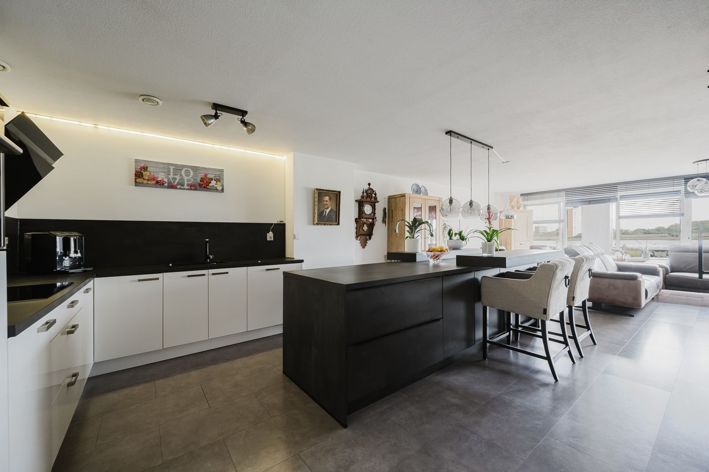 Photo 14 of Maasboulevard 86