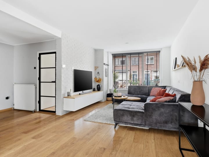 Photo 4 of Albert Cuypstraat 4