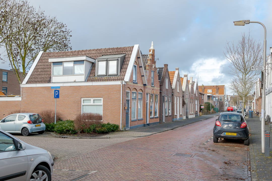 Photo 37 of Wilhelminastraat 32
