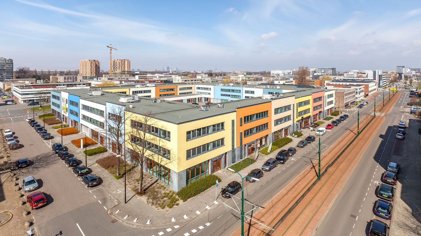 View photo 2 of van Gijnstraat 17