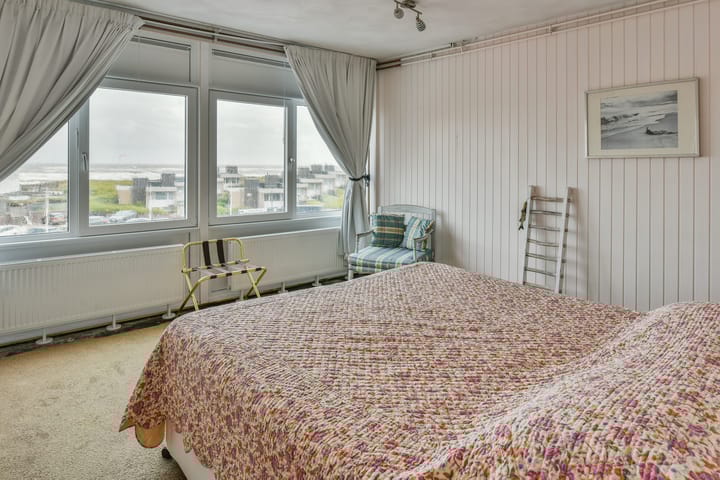 Photo 23 of Van der Wijckplein 11-C