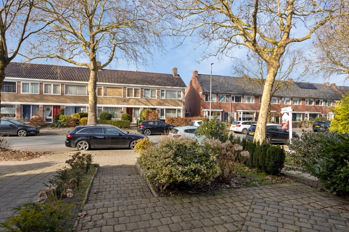 Photo 2 of de Ruyterweg 84