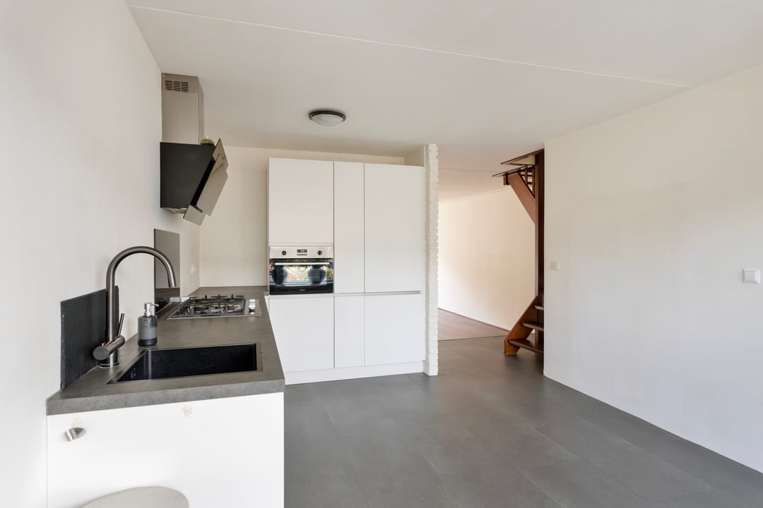 Foto 17 van de Ruyterweg 84