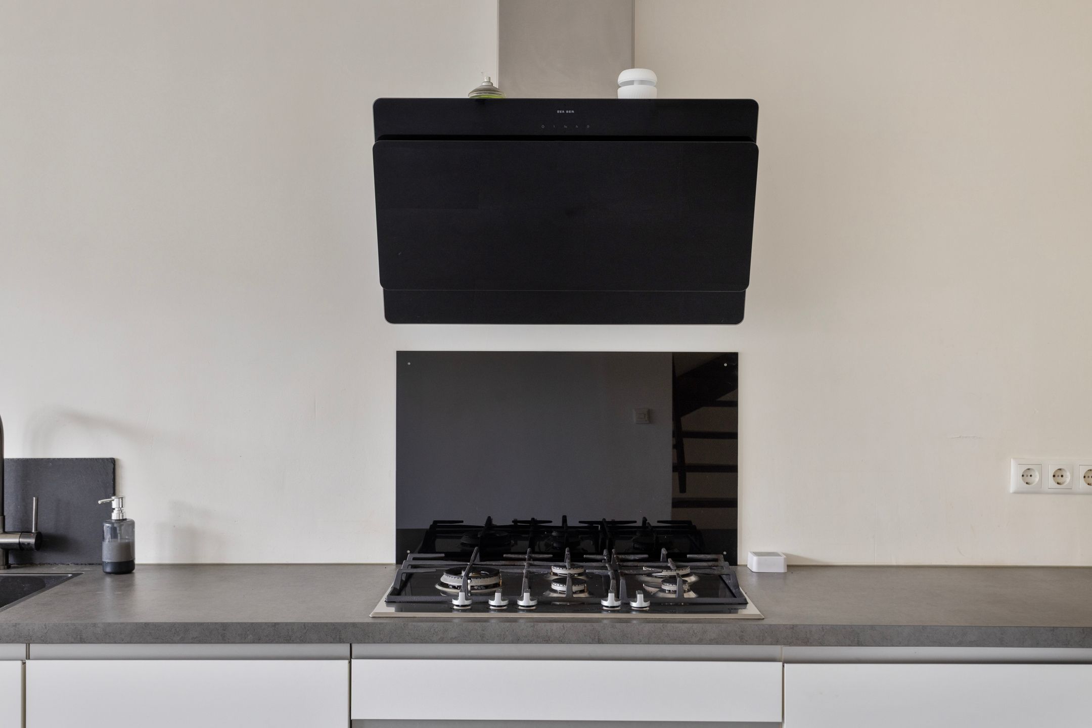 Foto 18 van de Ruyterweg 84