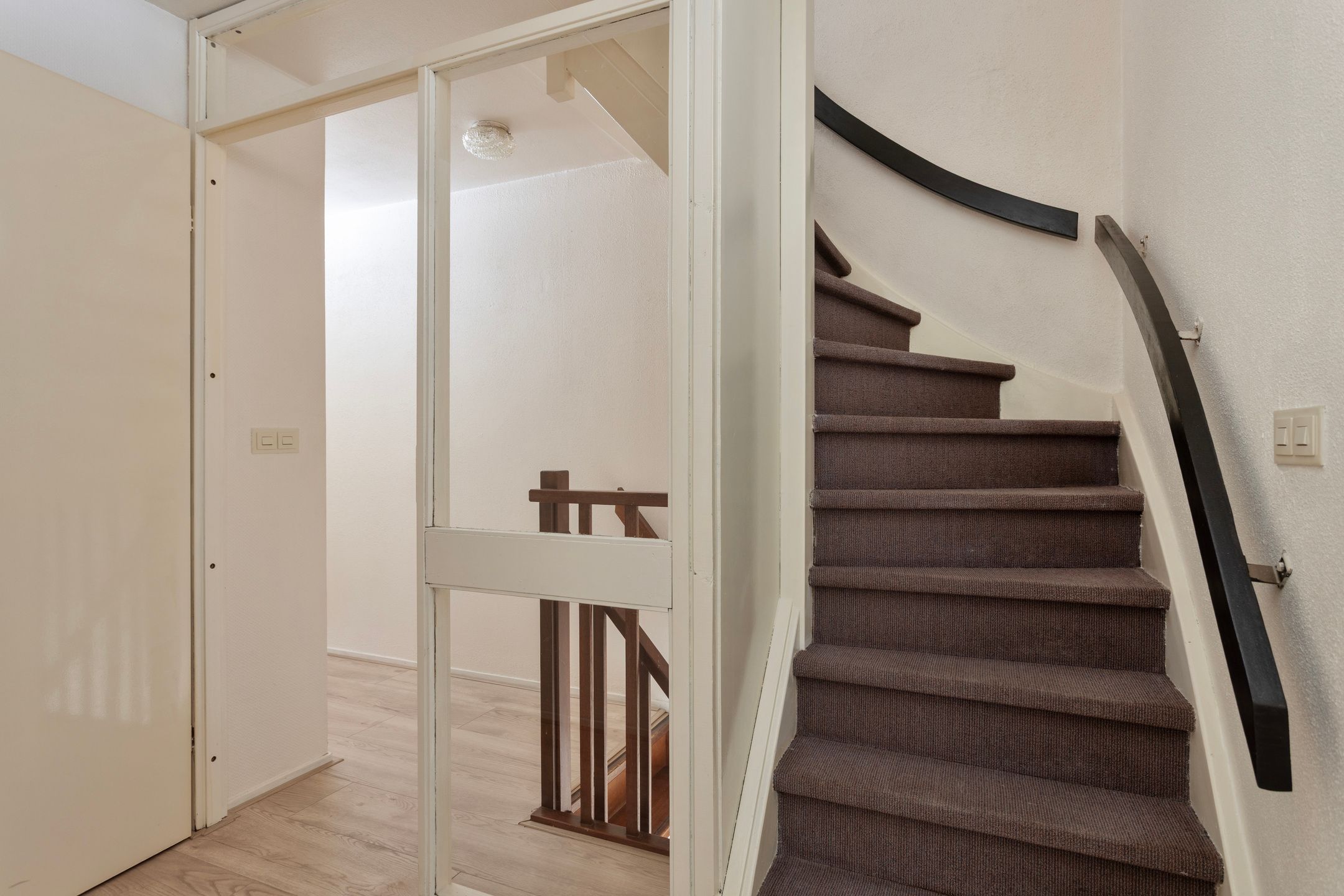 Foto 24 van de Ruyterweg 84