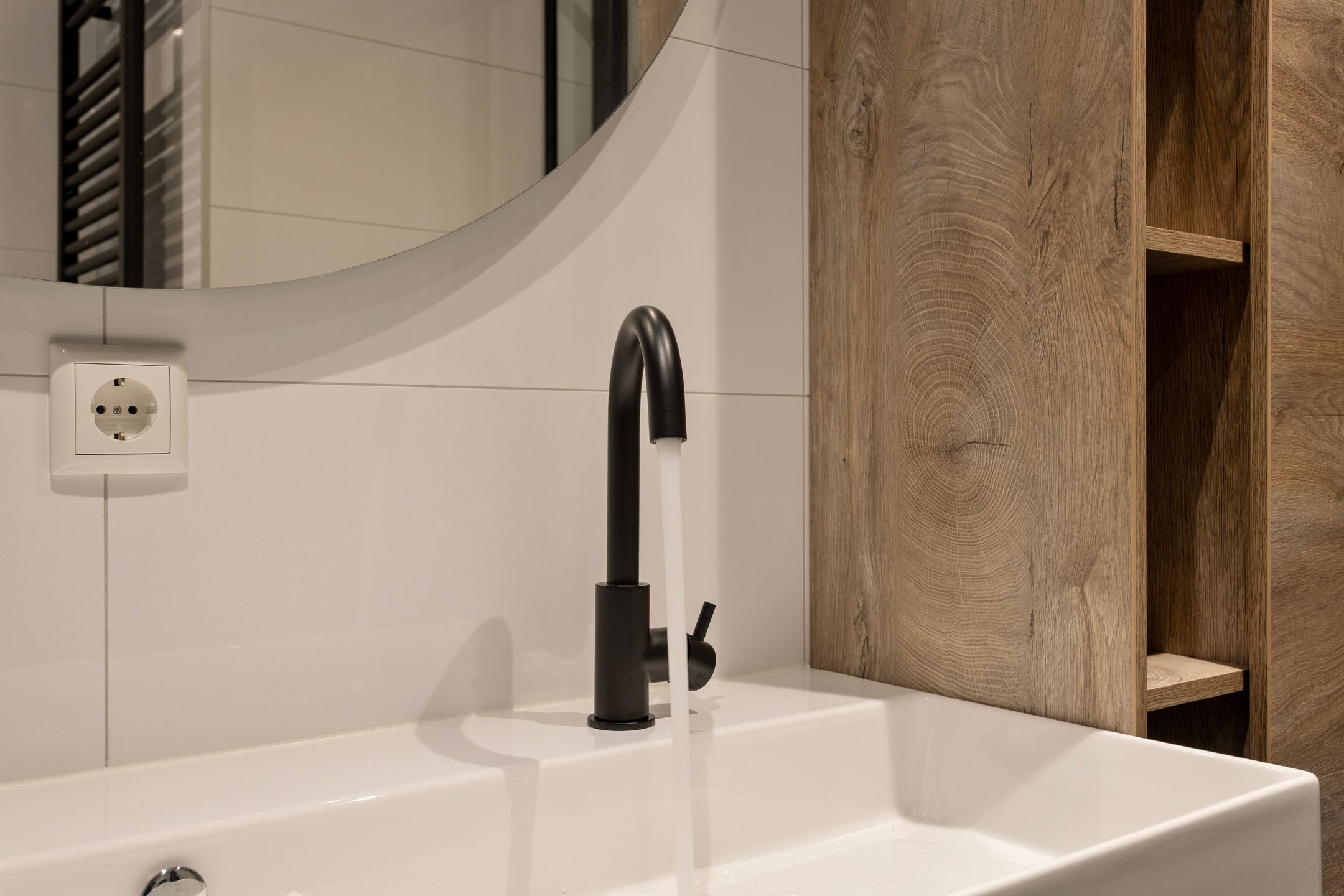 Foto 30 van de Ruyterweg 84