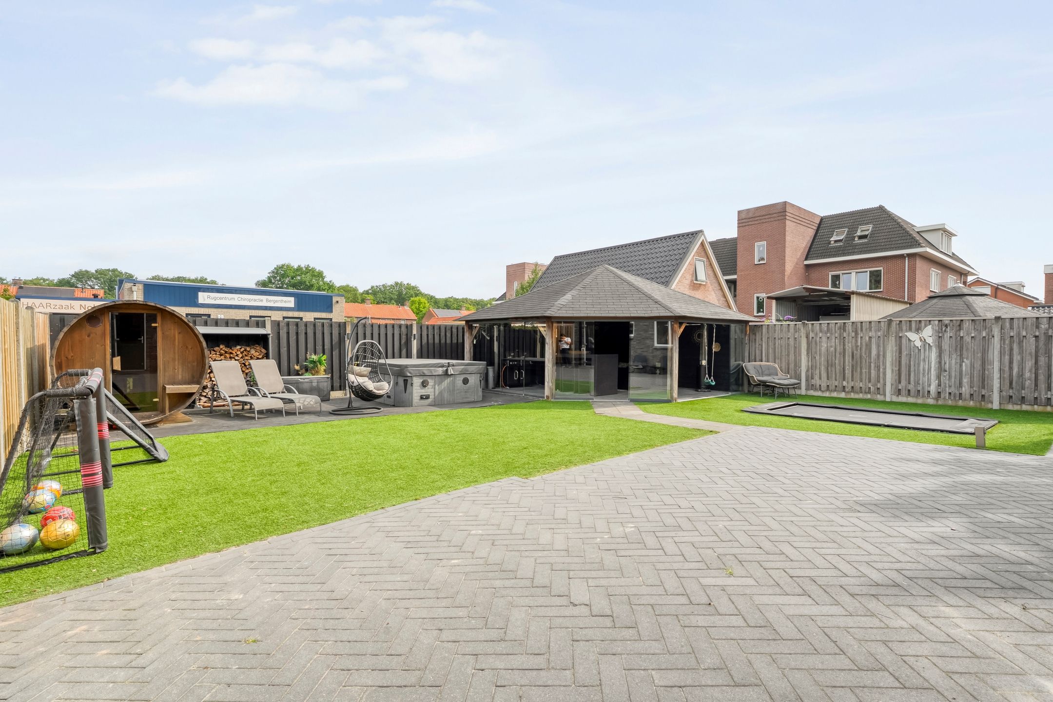 Foto 69 van Dr. H.J. Postlaan 40