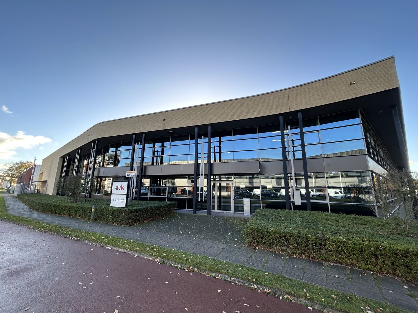 Bekijk foto 4 van Esp 440-442